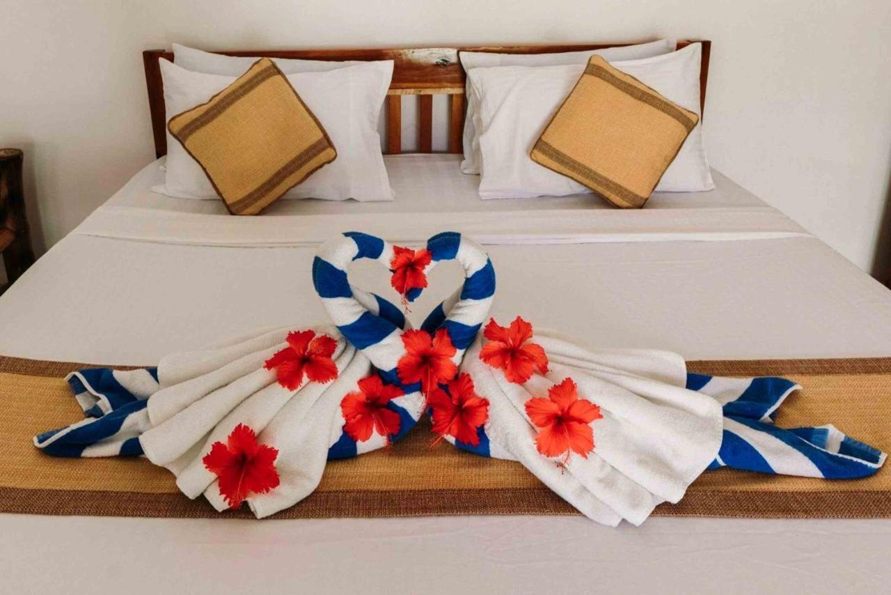 Romantic Beach Villas General Luna  Exterior photo