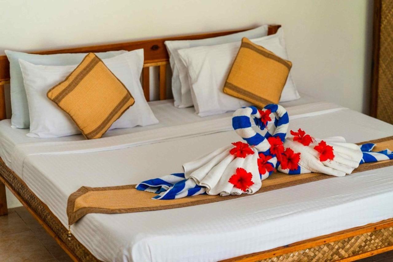 Romantic Beach Villas General Luna  Exterior photo